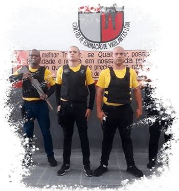 Alunos armados de amarelo